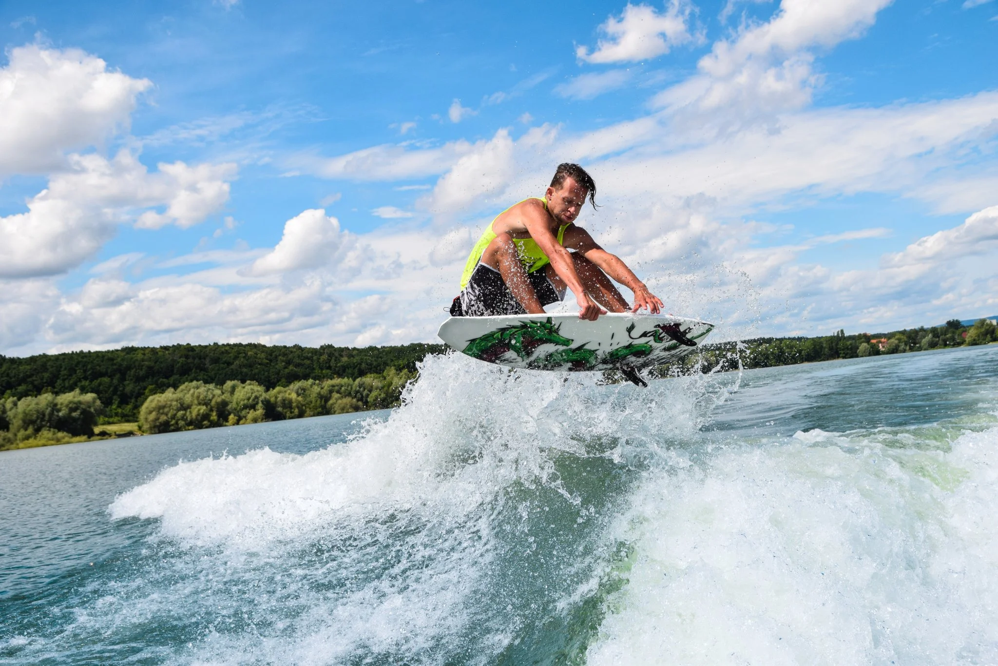 Wakesurfing na vodní nádrži Rozkoš